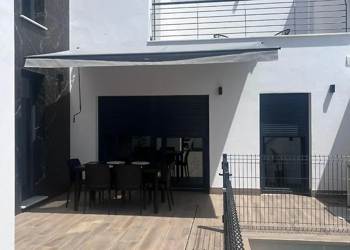 Adosado Marol Solo Familias بيت للعطل كونيل ذي لا فرونتيرا