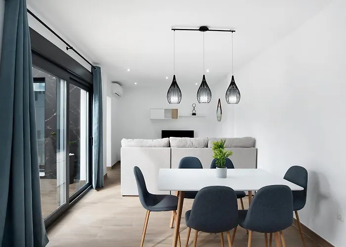 Adosado Marol Solo Familias קוניל דה לה פרונטרה